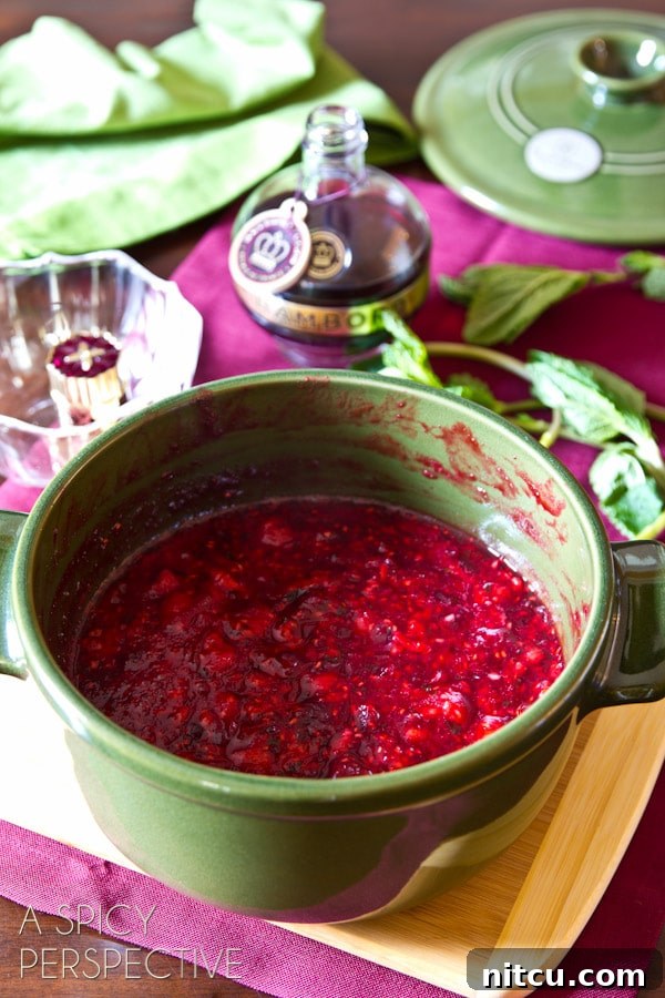 best cranberry sauce recipe - cooked in pot