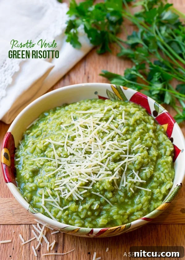 Spinach risotto served in a bowl.