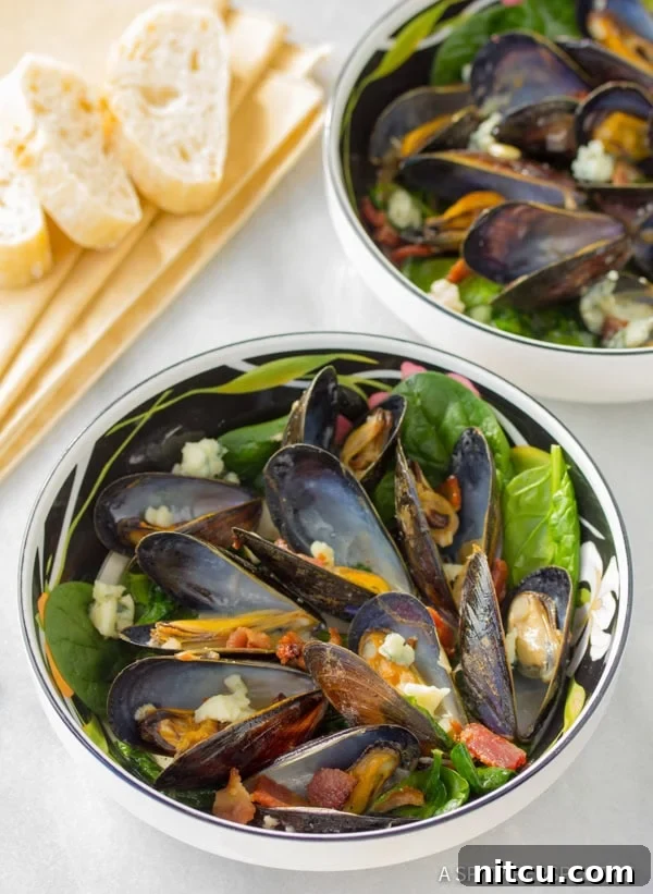 Perfect Mussels Recipe with Blue Cheese and Bacon (Moules Fromage Bleu) – Your Guide to French Bistro Flavors at Home