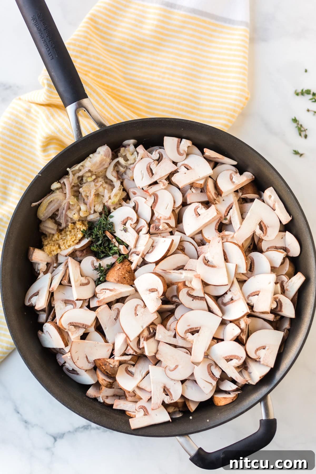 How to prepare the creamy mushroom sauce for Easy Beef Stroganoff.