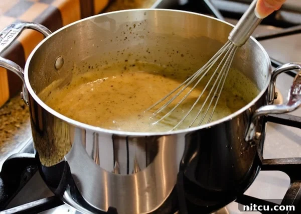 How to Make Turkey Gravy in pot
