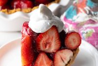 Homemade Fresh Strawberry Pie Recipe with Sweet Glaze